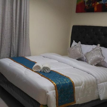 Hotel Diponegoro House Salatiga Exterior foto