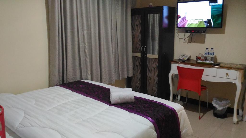 Hotel Diponegoro House Salatiga Exterior foto