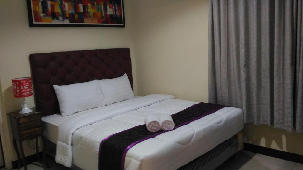Hotel Diponegoro House Salatiga Exterior foto
