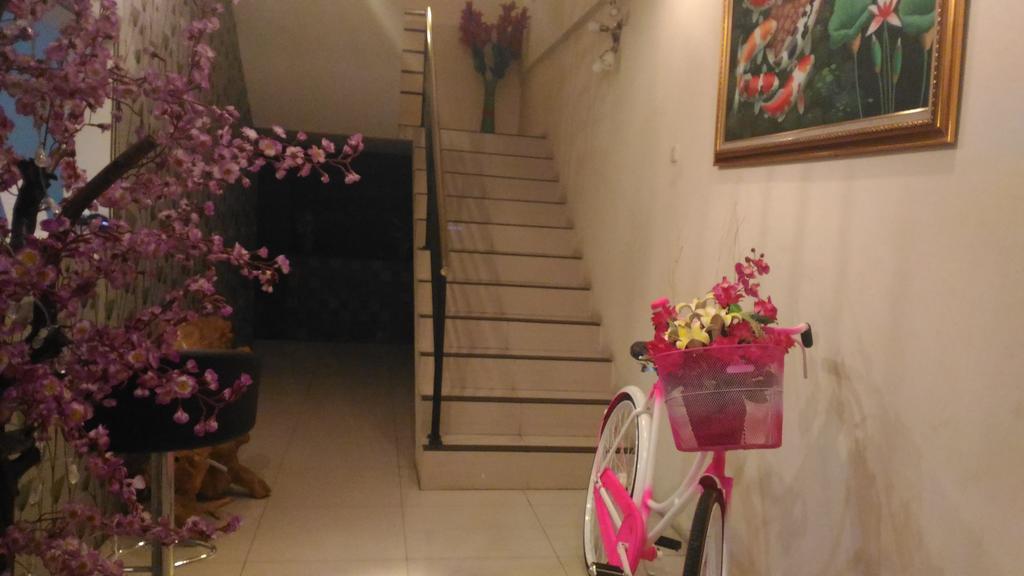 Hotel Diponegoro House Salatiga Exterior foto