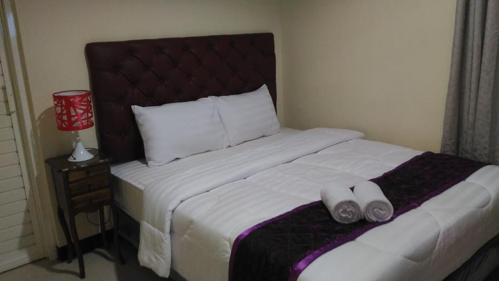 Hotel Diponegoro House Salatiga Exterior foto